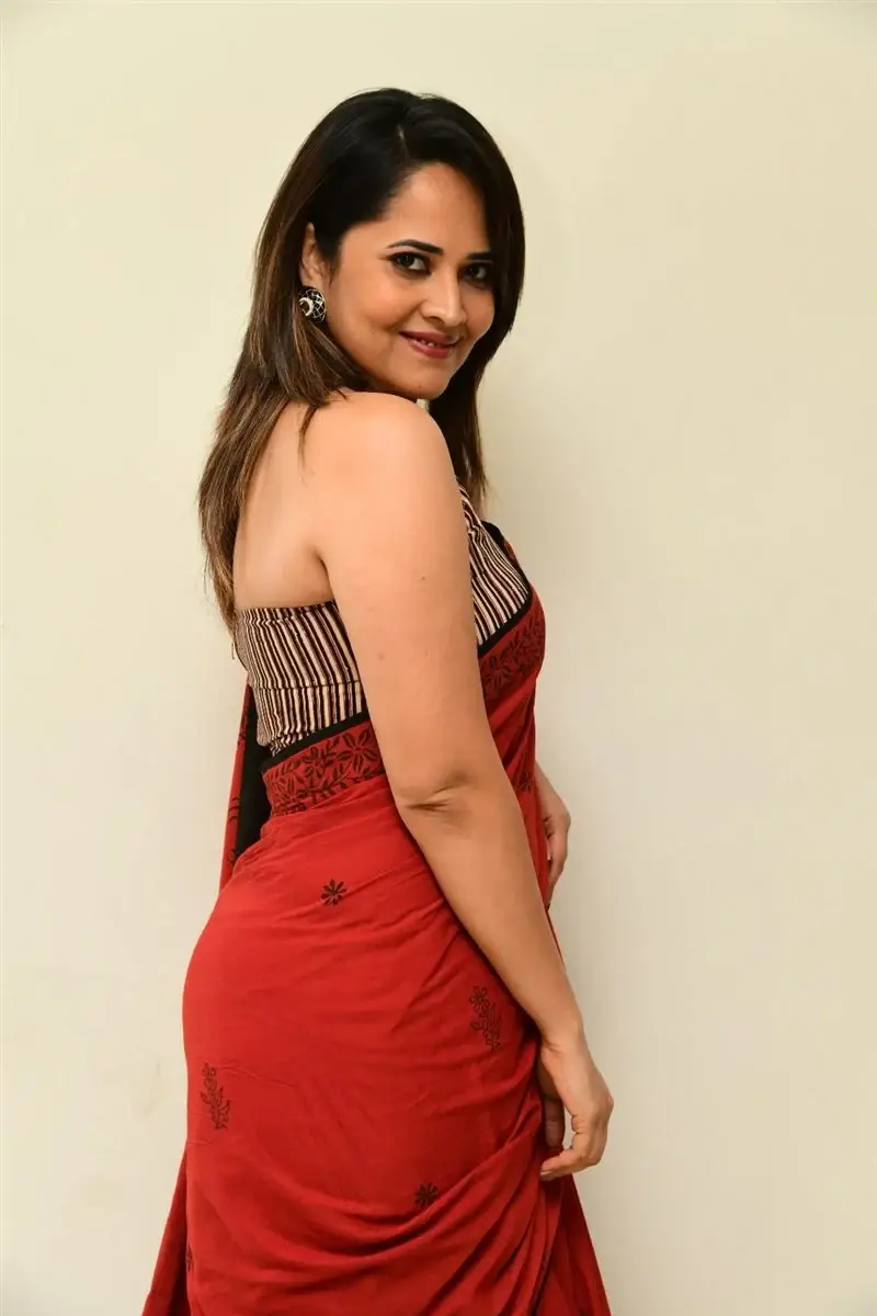 Hyderabad Girl Anasuya Bharadwaj in Red Saree at Movie Press Meet